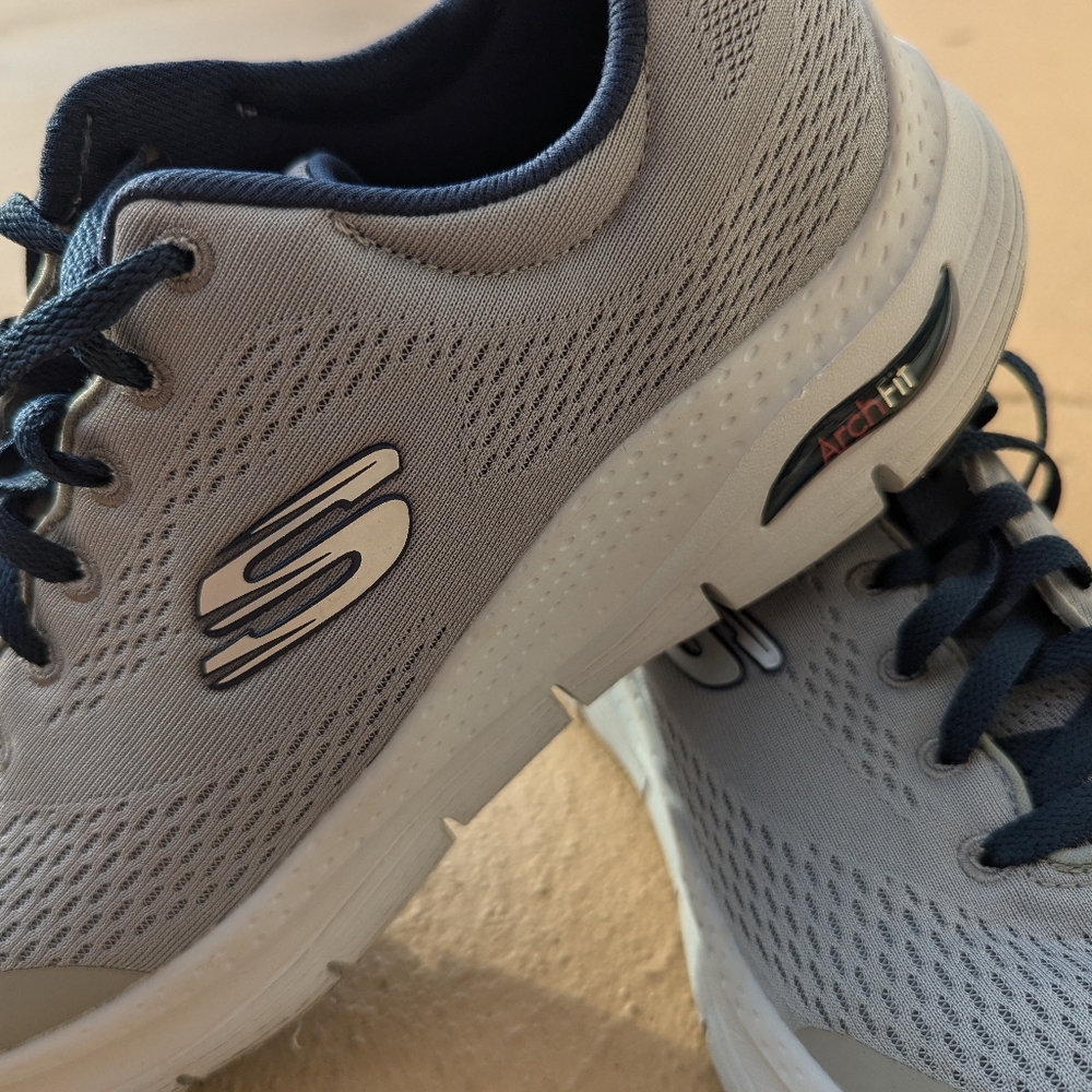 Skechers Arch Fit Men's Athletic Shoes (Size 9.5, Grey w/ Navy Accents & Laces)